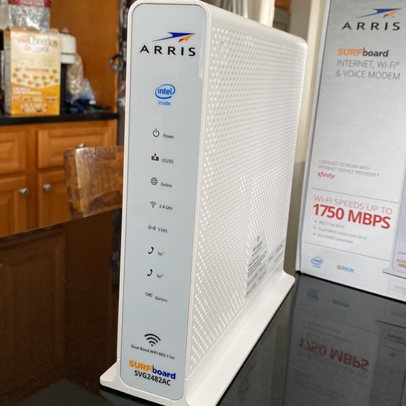 ARRIS SVG2482AC 1750 Mbps 4 Port Voice Modem - Picture 3 of 4